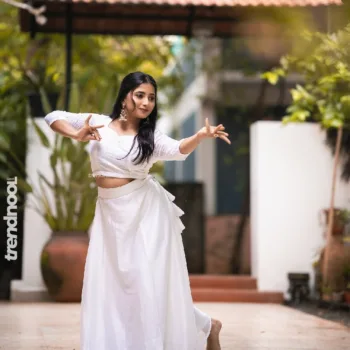 Krishna Shilpa white lehenga skirt
