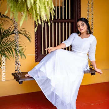Krishna Shilpa white lehenga skirt