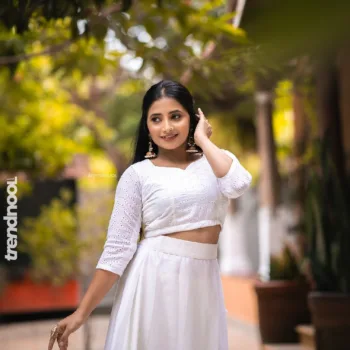 Krishna Shilpa white lehenga skirt