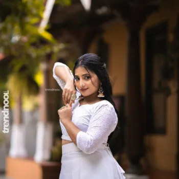 Krishna Shilpa white lehenga skirt