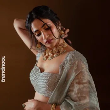 Losliya Mariyanesan Silver Embroidered Lehenga