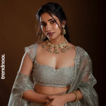 Losliya Mariyanesan Silver Embroidered Lehenga
