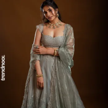 Losliya Mariyanesan Silver Embroidered Lehenga
