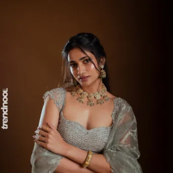 Losliya Mariyanesan Silver Embroidered Lehenga