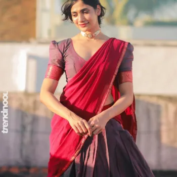 Losliya Mariyanesan Red and Purple Cotton Saree