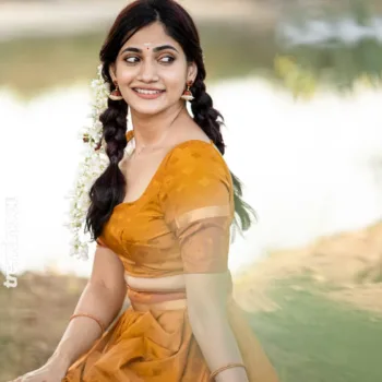 Losliya Mariyanesan mustard skirt blouse