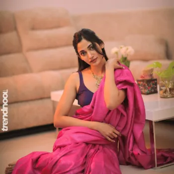Losliya Mariyanesan pink silk saree