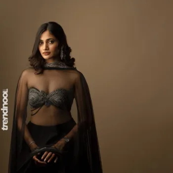 Losliya Mariyanesan black net skirt and blouse