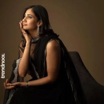 Losliya Mariyanesan black net skirt and blouse