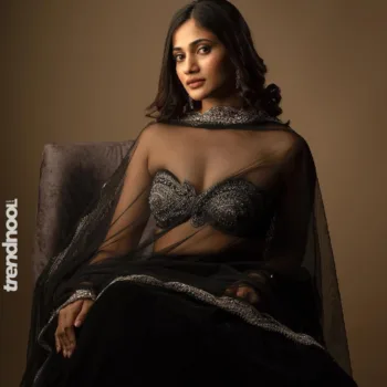 Losliya Mariyanesan black net skirt and blouse