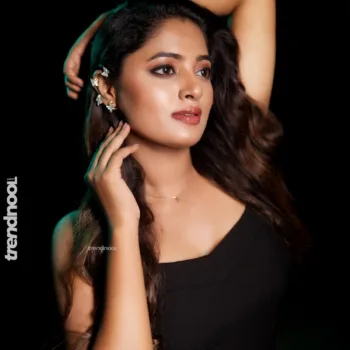 Sangeetha Kalyankumar black strappy evening gown