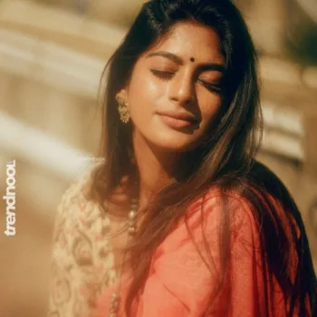 Vinusha Devi coral pink saree