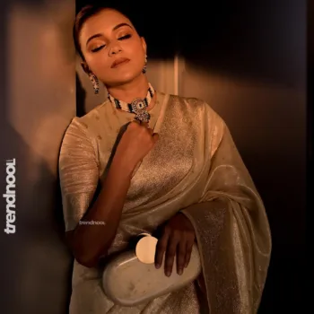 Dinakshie Priyasad gold silk saree