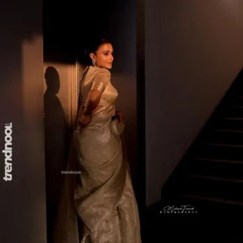 Dinakshie Priyasad gold silk saree
