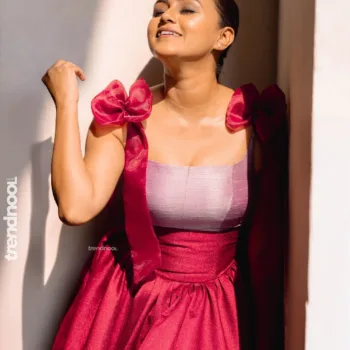 Dinakshie Priyasad pink shoulder-bow gown
