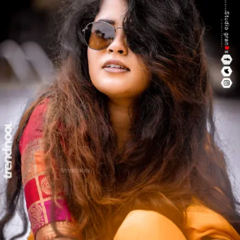 Remonisha Uthayakumar yellow saree maroon blouse