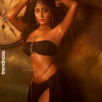 Dustu Paul’s Saree Series Is a Whole Vibe