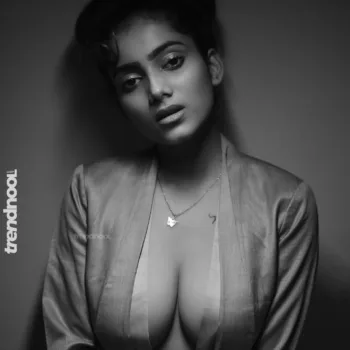 Veronica Sets Instagram Ablaze